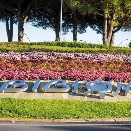 Beautiful Just Few Steps From The Vila Bibione